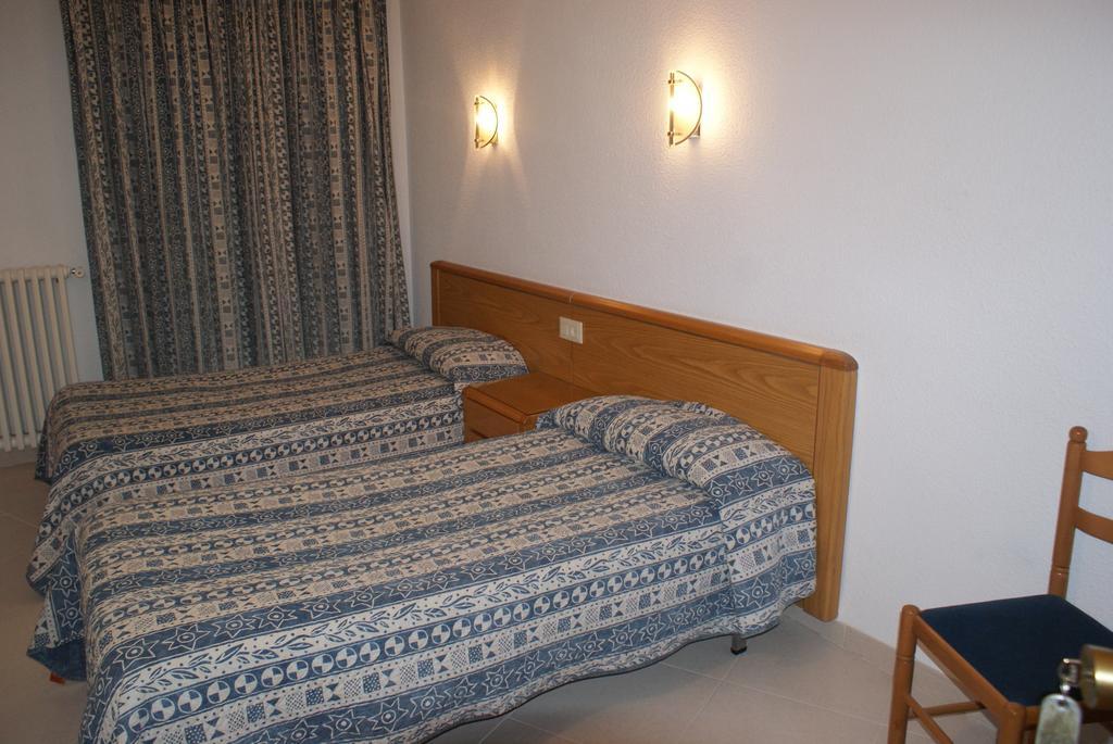 Hostal Gran Sol Llanca Bilik gambar