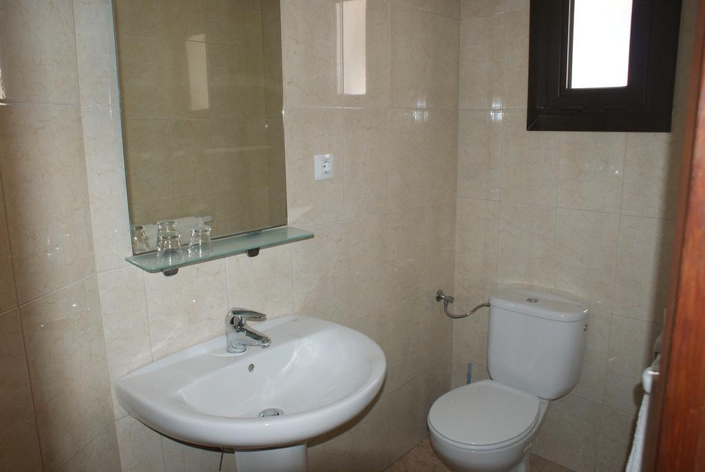 Hostal Gran Sol Llanca Luaran gambar